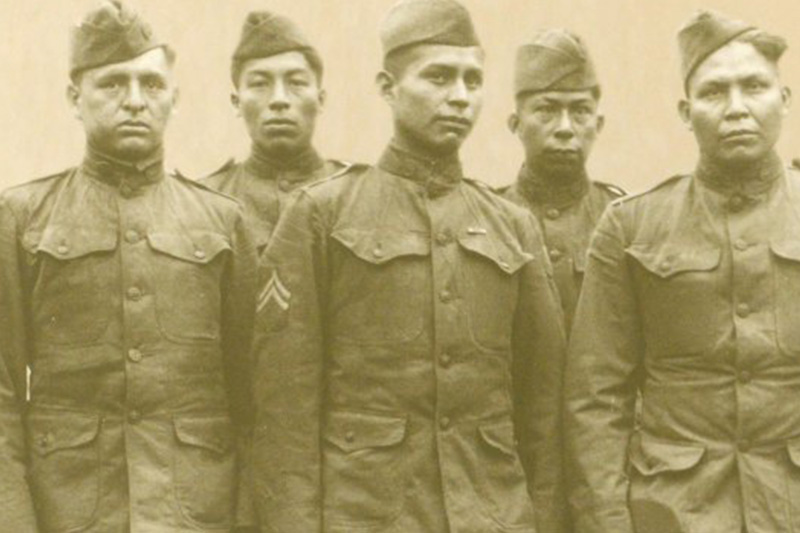 Choctaw soldiers pose for a photograph in 1918.