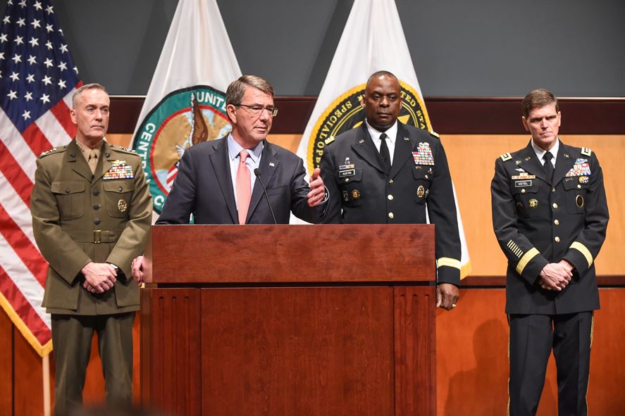 Defense Secretary Ash Carter, flanked by Marine Corps Gen. Joseph F. Dunford Jr., chairman of the Joint Chiefs of Staff, left, and Army Gen. Lloyd J. Austin III, commander of U.S. Central Command. 