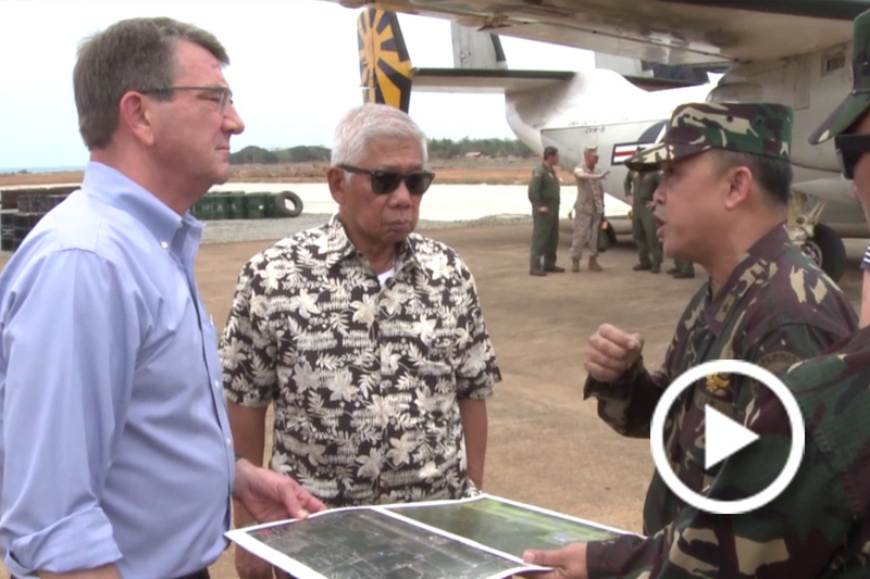 Screen grab of Defense Secretary Ash Carter and Philippine Defense Secretary Voltaire Gazmin being briefed.