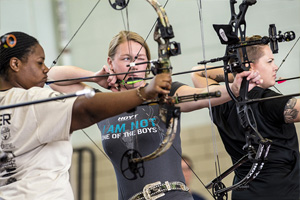Army Athletes Compete in Archery Trials for DoD Warrior Games 2015