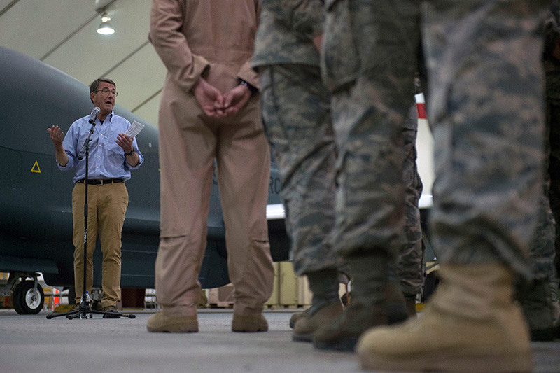 Defense Secretary Ash Carter speaking to U.S. airmen and soldiers.